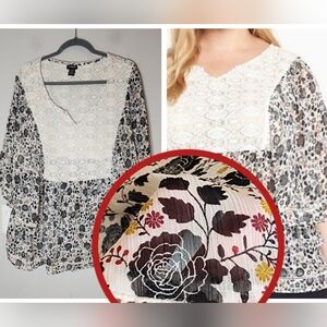 Torrid Lace Floral wide sleeve blouse.  Size 3X.